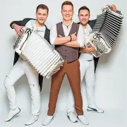 Фото: Баян Микс