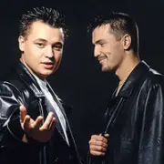 Фото: Руки вверх