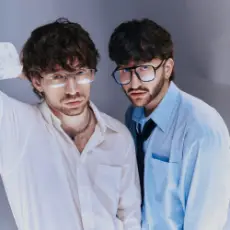 Обложка: MOLODI – Одна на мільйон