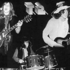 Обложка: T2 - In Circles