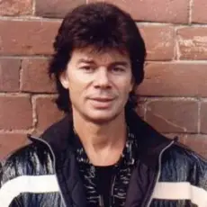 Обложка: Олег Газманов - Танцуй пока молодой