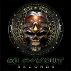 Обложка: Synthex - Unholy