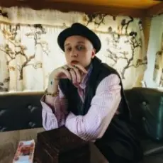 Обложка: Бриллиантовый Ти - У моей девушки день рождения