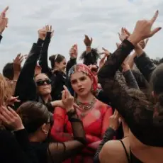 Обложка: Issey Cross - Body Talk