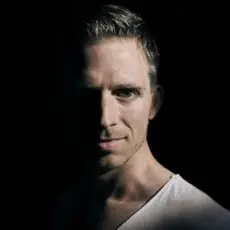 Обложка: Greg Cerrone - Invincible (Klaas Remix)