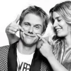 Обложка: Armin van Buuren feat. Ana Criado - Suddenly Summer (Original Mix)