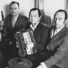 Обложка: Троїсті музики - Що до мене Якiв приходив