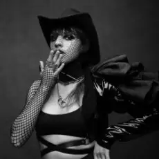 Обложка: Lely45 - На люстрі