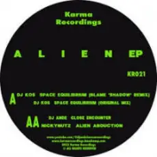 Обложка: Nickynutz – Alien Abduction