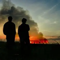 Обложка: Alex Warren & Joe Jonas - Burning Down