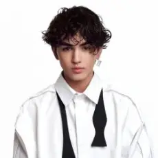 Обложка: Amirchik - ЗвОнишь