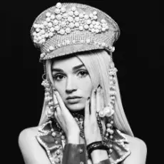 Обложка: Poppy - In A Minute