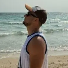 Обложка: SASHA ASTON - ABU-DHABI