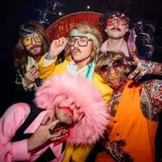 Обложка: Артем Пивоваров & The Вуса - Підманула (feat. Kalush Orchestra)