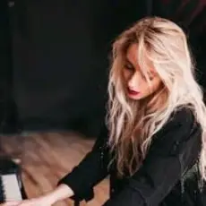 Обложка: Ульяна Ми - Тишина