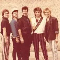 Обложка: Веселые ребята – Легко влюбиться