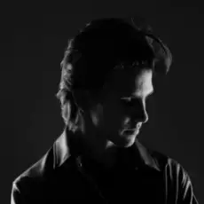 Обложка: USTYM - Небезпечна