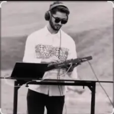 Обложка: Sara Hadid & Umar Keyn - M’aimer (2025)