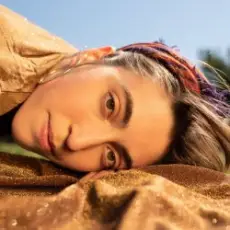 Обложка: Alisa Amador – Slow Down