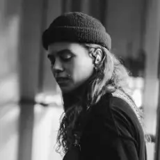 Обложка: Tash Sultana - Synergy