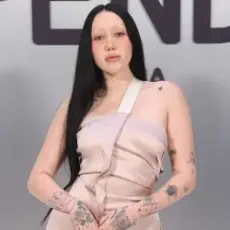 Обложка: Noah Cyrus - Dunno