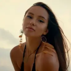 Обложка: ELARIS - Tomorrow