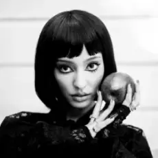 Обложка: Faouzia – LOST MY MIND IN PARIS