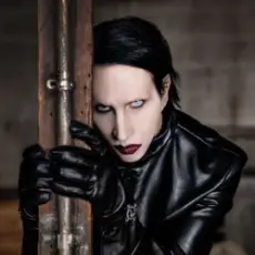 Обложка: Marilyn Manson - We Know Where You Fucking Live
