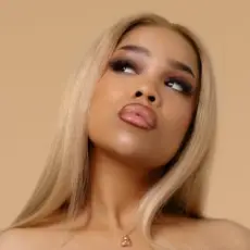 Обложка: Zoe Wees - Hello Again