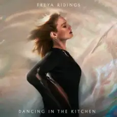 Обложка: Freya Ridings - Dancing In The Kitchen