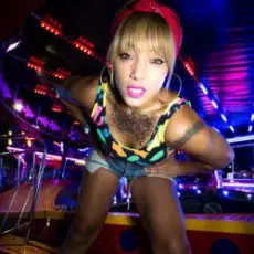 Обложка: Tanya Lacey - Must Be the Shoes