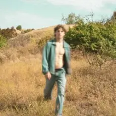 Обложка: Benson Boone - Pretty Slowly