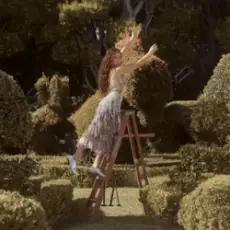 Обложка: Laufey - Madwoman